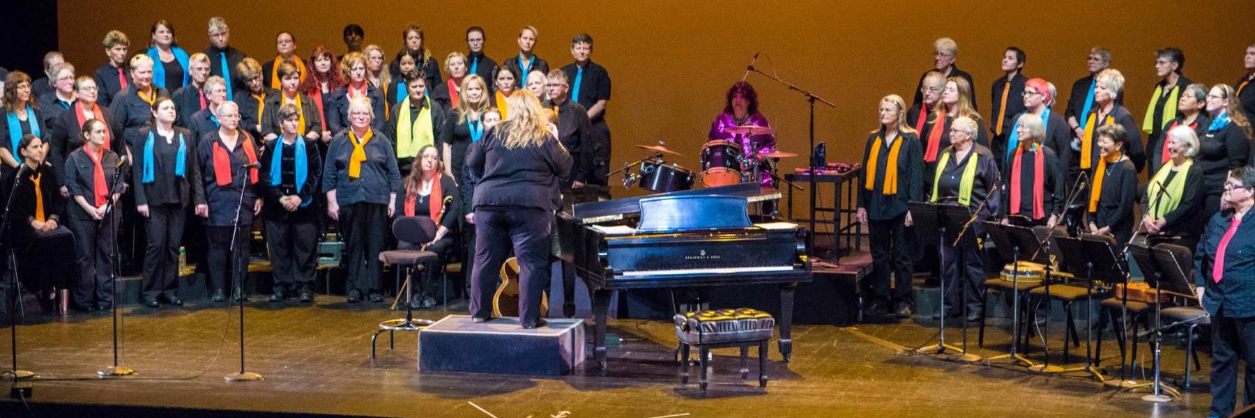 Soromundi Lesbian Chorus of Eugene Soromundi Lesbian Chorus of Eugene